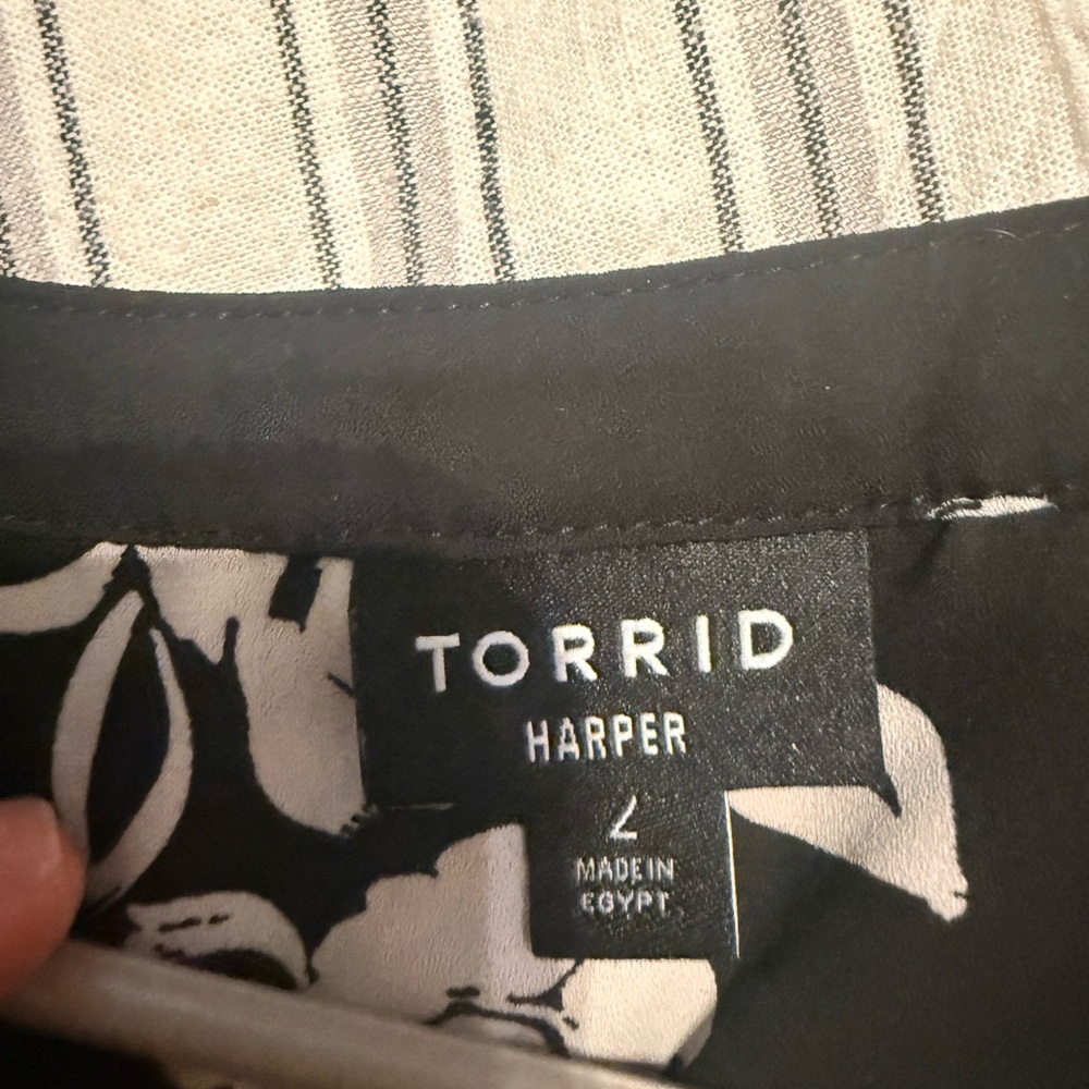 Torrid Black and White Floral Blouse - Picture 2 of 2